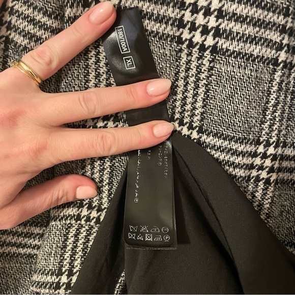 Grey Plaid Tailored Coat, Size XL - Picture 7 of 12